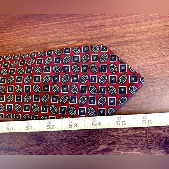 NINA RICCI Paris Silk Red Geometric Print Handmade Necktie - Picture 8 of 8